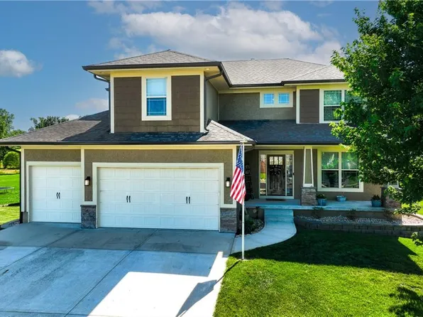 710 Buckeye Ln, Pleasant Hill, MO 64080