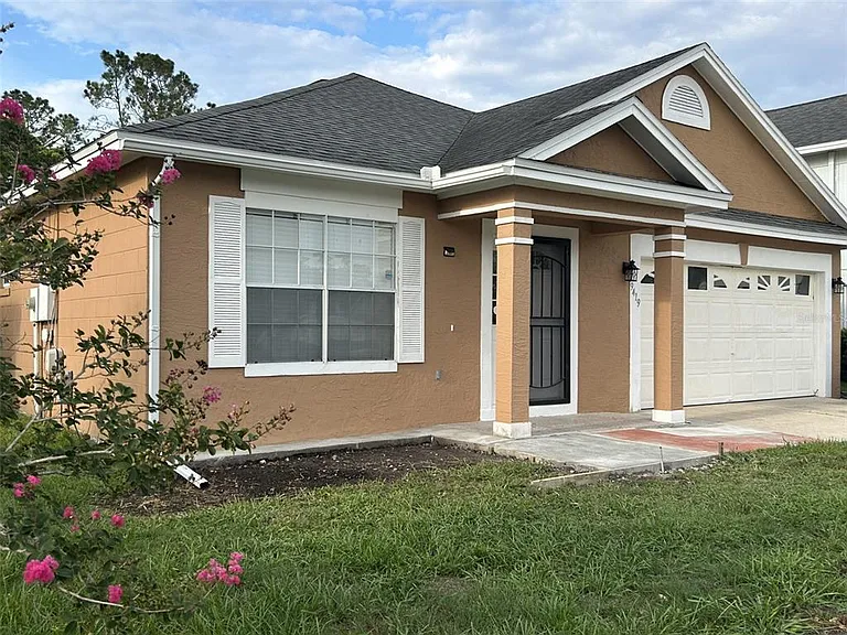 9419 Chandon Dr — Photo 1