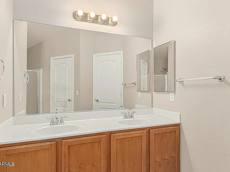 410 E Kent Ave — Photo 12