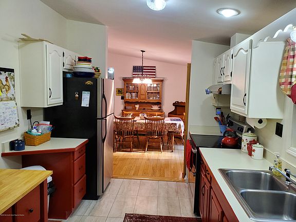 4th image of 158 Crescent Ave