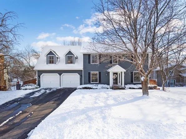 15327 Village Woods Dr, Eden Prairie, MN 55347