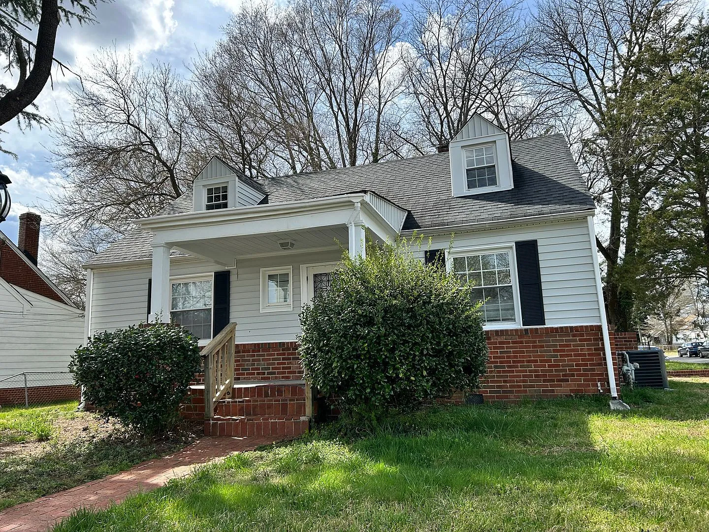 4 bed, 2.0 bath, 1254 sqft, $2,150 — Photo 3