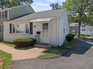 2 Gayfeather Ln #2, Glastonbury, CT 06033