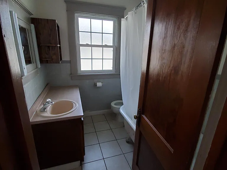 1242 Claremont St — Photo 3