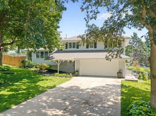317 S 129th St, Omaha, NE 68154