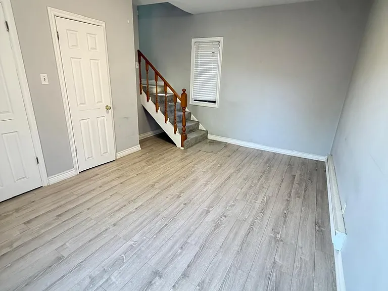 677 Durie St #4 — Photo 7