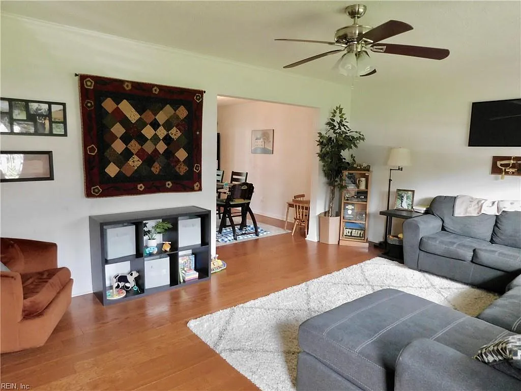 3 bed, 2.5 bath, 1818 sqft, $2,750 — Photo 4
