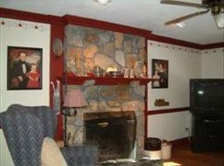 84 Grove St, Norfolk, MA 02056