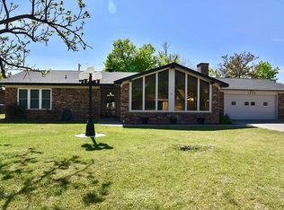1208 Phillips Dr, Dumas, TX 79029