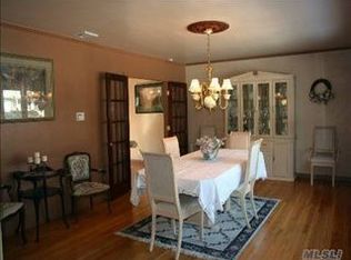 990 Thomas Ave, Baldwin, NY 11510