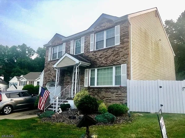 44 Oak Knoll Dr, Matawan, NJ 07747