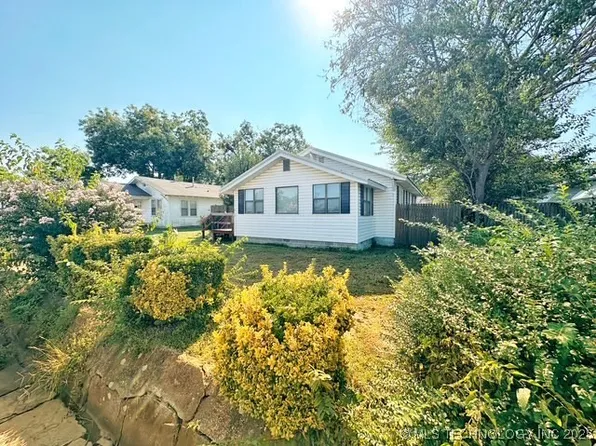 913 N Hinckley St, Holdenville, OK 74848