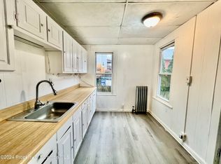 42 Copeland Ave, Carbondale, PA 18407