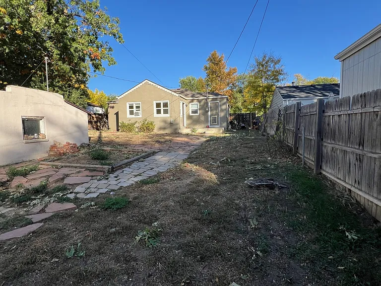 4605 Perry St — Photo 12