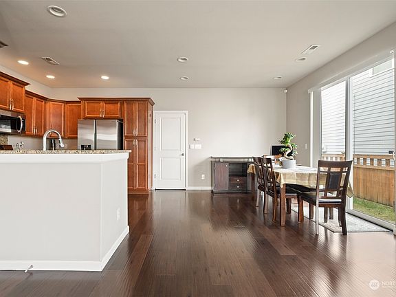 5th image of 3341 Nova Street NE