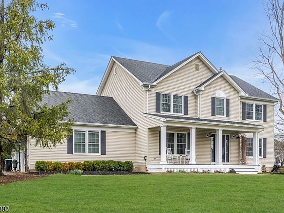 2nd image of 8 Governor Rd