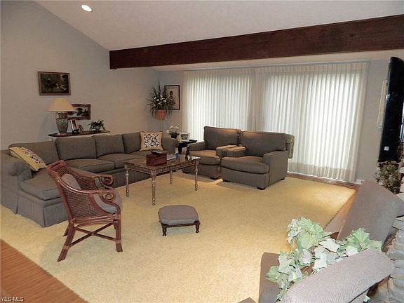 4th image of 125-20 Hawthorne Dr