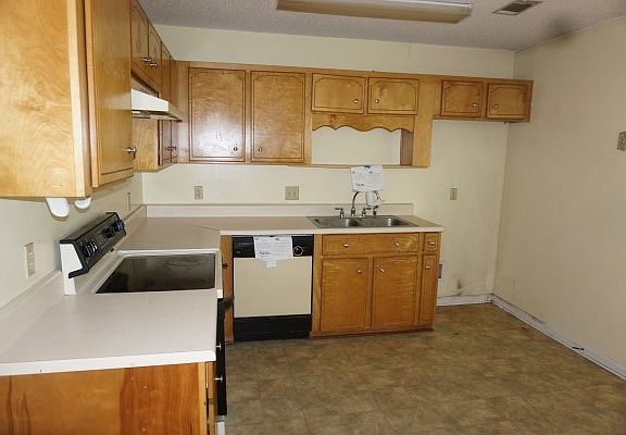 5th image of 819 Waterfield Dr
