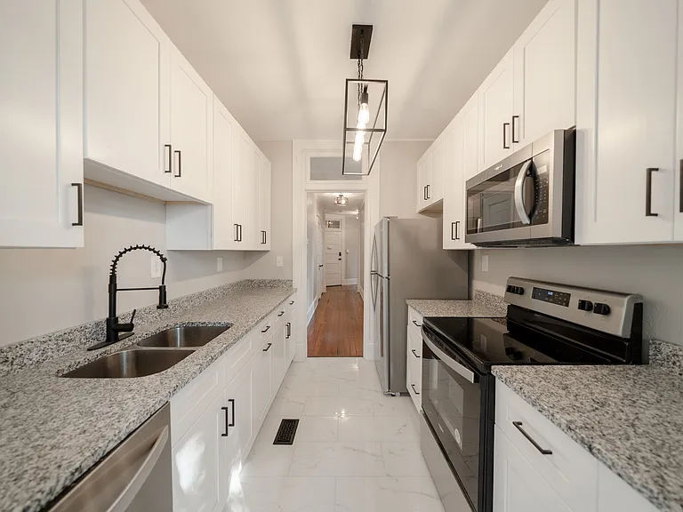 185 Clisby Pl — Photo 16