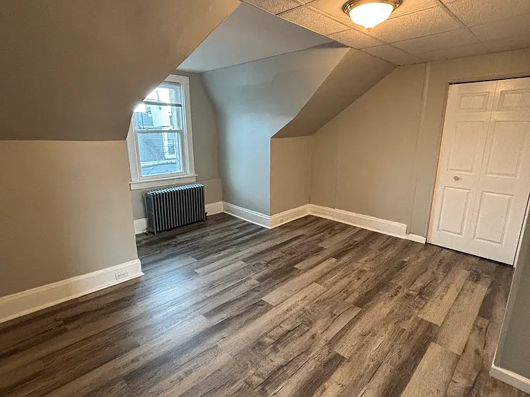 628 Edmond St — Photo 18