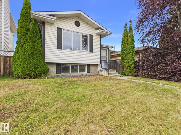 161 Kiniski Cres NW, Edmonton, AB T6L 5E2