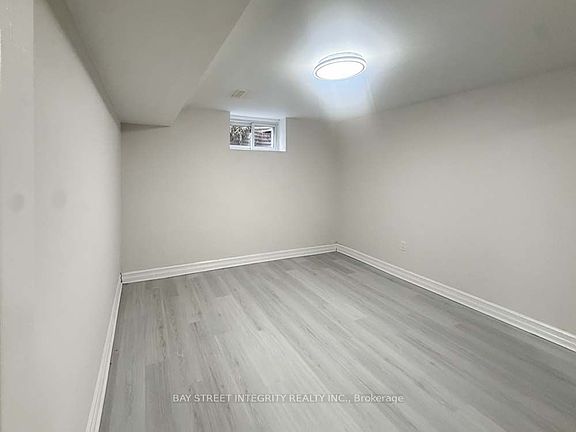 5th image of 130 Kingslake Rd