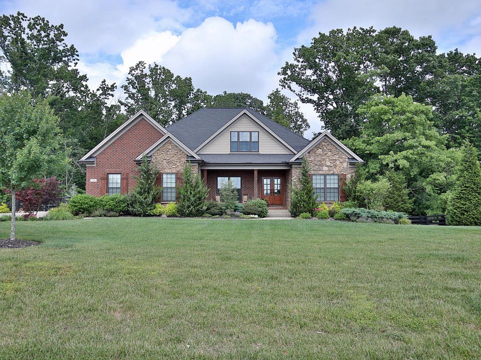 1st image of 7405 Grand Oaks Dr