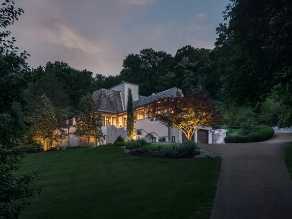 1147 Crater Hill Dr, Nashville, TN 37215