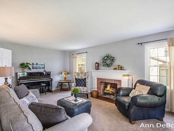3rd image of 1651 Gorham Dr SE