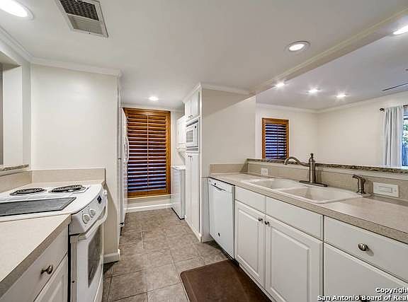 5th image of 122 E Terra Alta Dr APT 9