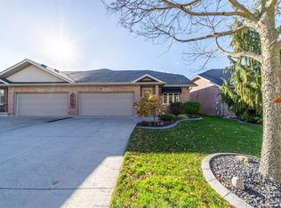 2061 Venetian Ave, Windsor, ON N8P2A2