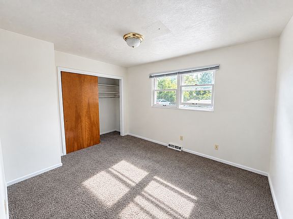 5th image of 435 W 10th St #6
