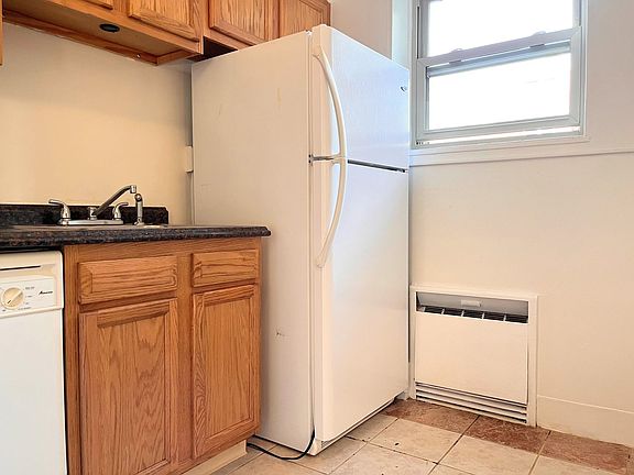 3rd image of 1982 Delaware Ave #2