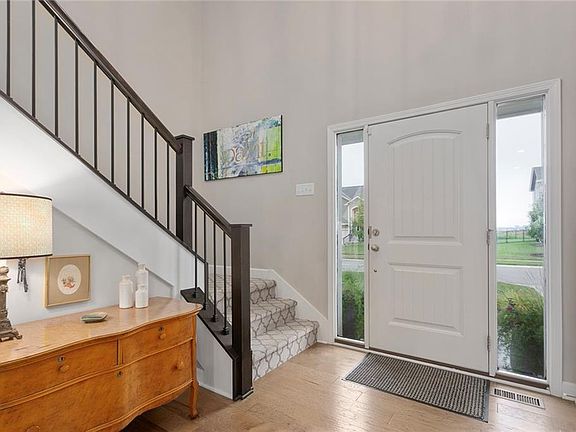 5th image of 102 SE Ayden Ln