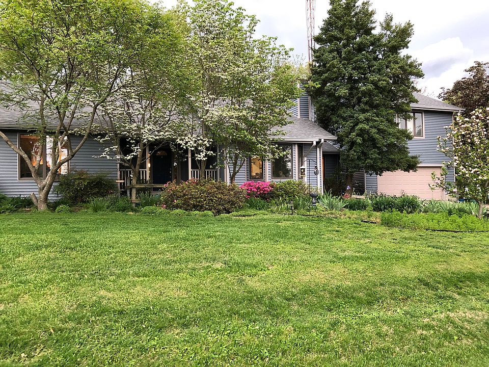 1st image of 15 Bluegrass Dr