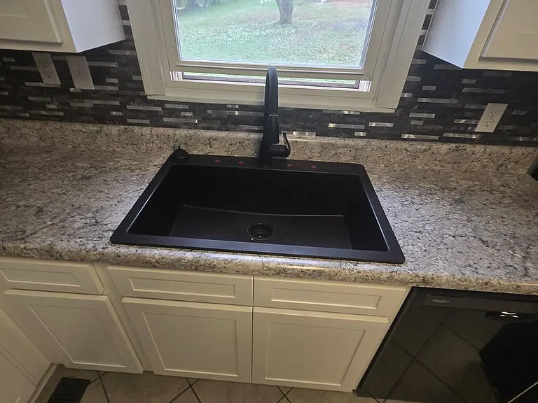 340 Unaka Dr — Photo 7