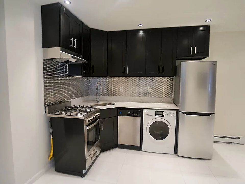 1st image of 204 W 108th St APT 4