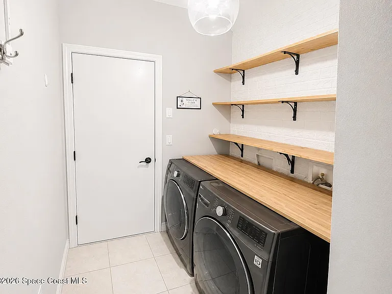 781 Glen Abbey Way — Photo 21