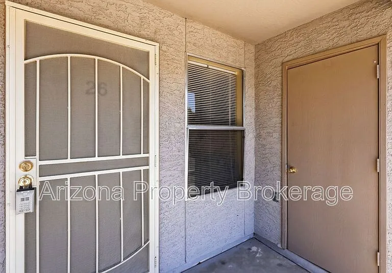 1625 N Date #26 — Photo 2