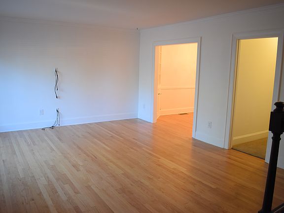 2nd image of 2720 Oleander Dr