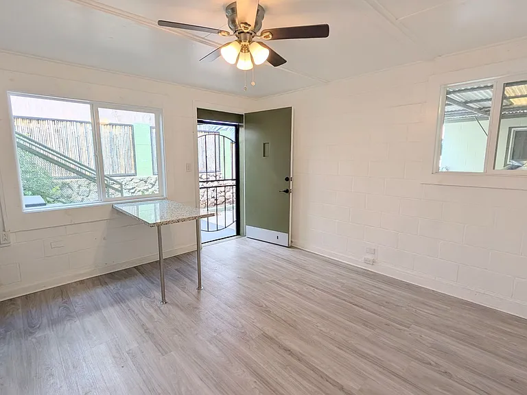 718 Kamuela Ave — Photo 4
