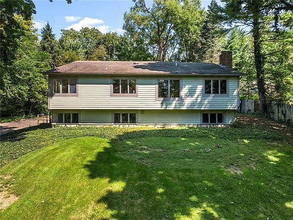4th image of 303 E Whipp Rd
