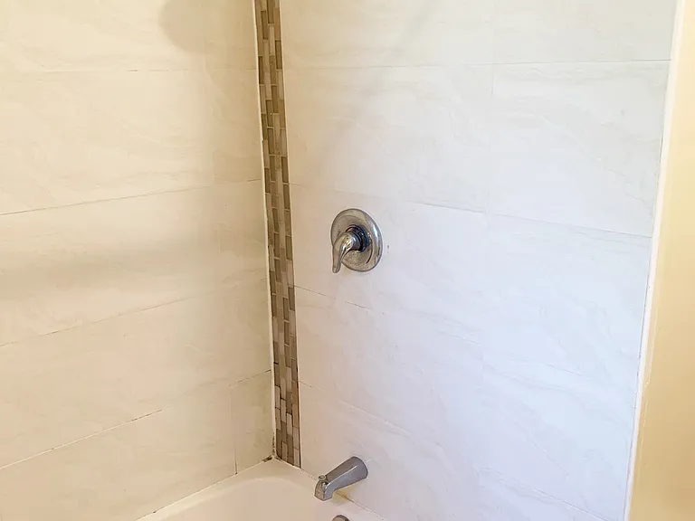 845 N Citrus Ave — Photo 17