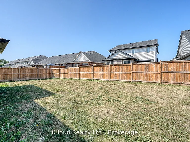 15 Curren Cres — Photo 36