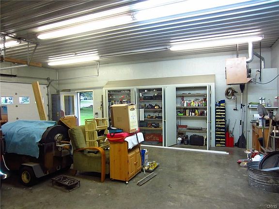 5th image of 312 Barrett Ln