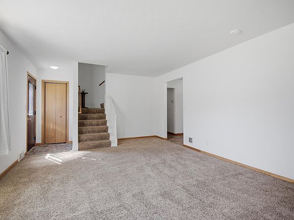 5th image of 318 Thomas Ave