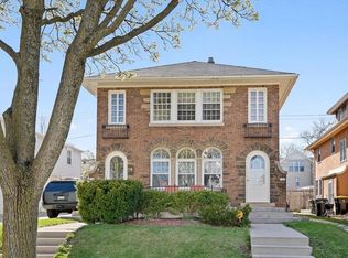 2177 N 69th St, Wauwatosa, WI 53213