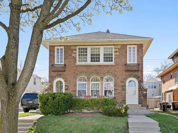 2177 N 69th St, Wauwatosa, WI 53213