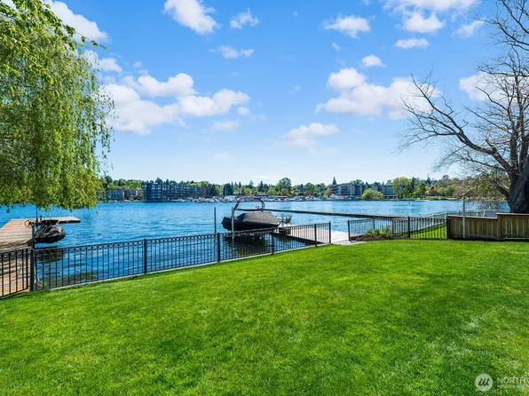 8696 Island Drive S, Seattle, WA 98118