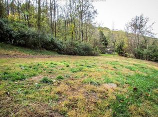 4755 Fire Creek Rd, Cross Lanes, WV 25313